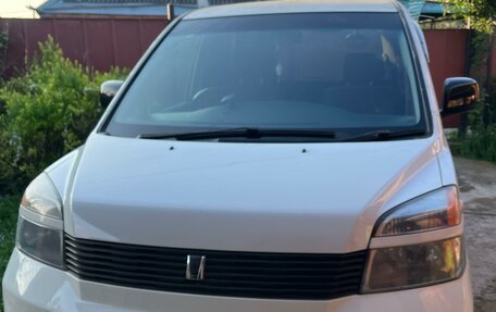 Toyota Voxy II, 2003 год, 930 000 рублей, 2 фотография