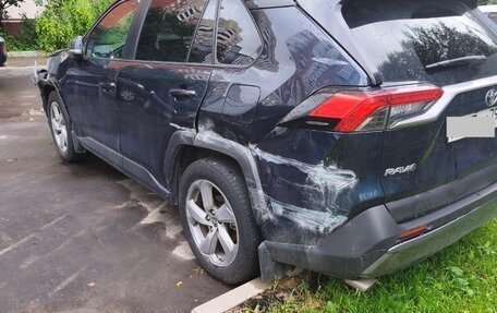 Toyota RAV4, 2019 год, 2 700 000 рублей, 4 фотография