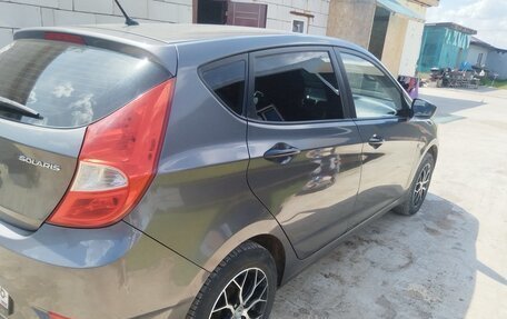 Hyundai Solaris II рестайлинг, 2013 год, 899 999 рублей, 5 фотография