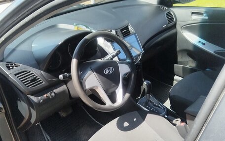 Hyundai Solaris II рестайлинг, 2013 год, 899 999 рублей, 8 фотография