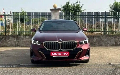 BMW 5 серия, 2024 год, 6 700 000 рублей, 2 фотография