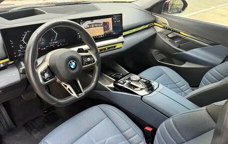 BMW 5 серия, 2024 год, 6 700 000 рублей, 12 фотография