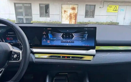 BMW 5 серия, 2024 год, 6 700 000 рублей, 16 фотография