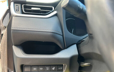 Toyota RAV4, 2020 год, 4 500 000 рублей, 13 фотография