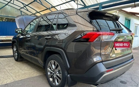 Toyota RAV4, 2020 год, 4 500 000 рублей, 5 фотография