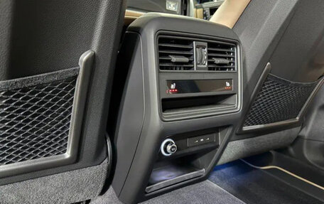 Porsche Cayenne III, 2024 год, 33 500 000 рублей, 38 фотография