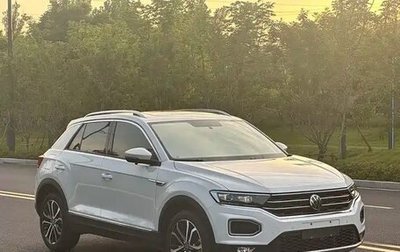 Volkswagen T-Roc I, 2022 год, 1 930 000 рублей, 1 фотография