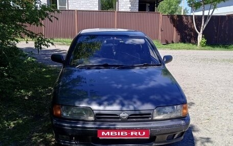 Nissan Primera II рестайлинг, 1993 год, 130 000 рублей, 1 фотография