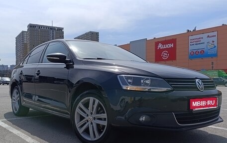 Volkswagen Jetta VI, 2012 год, 870 000 рублей, 2 фотография