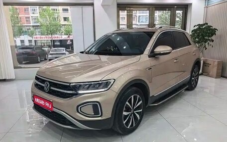 Volkswagen T-Roc I, 2023 год, 2 087 000 рублей, 1 фотография
