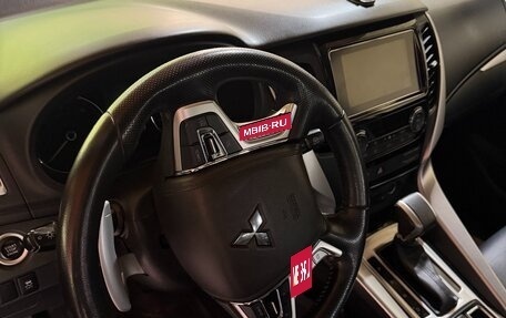 Mitsubishi Pajero Sport III рестайлинг, 2017 год, 3 500 000 рублей, 7 фотография