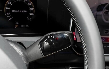 Volkswagen Tiguan, 2026 год, 4 940 000 рублей, 14 фотография