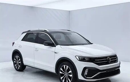 Volkswagen T-Roc I, 2021 год, 2 016 000 рублей, 3 фотография