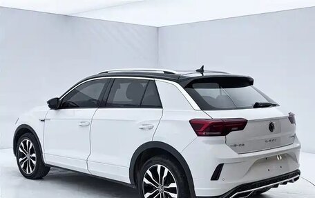 Volkswagen T-Roc I, 2021 год, 2 016 000 рублей, 5 фотография