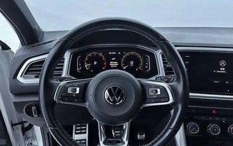 Volkswagen T-Roc I, 2021 год, 2 016 000 рублей, 12 фотография