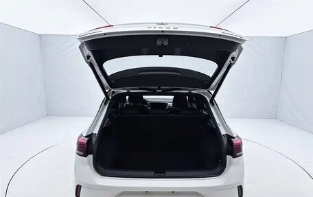 Volkswagen T-Roc I, 2021 год, 2 016 000 рублей, 17 фотография