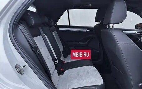 Volkswagen T-Roc I, 2021 год, 2 016 000 рублей, 11 фотография