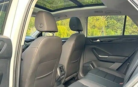 Volkswagen T-Roc I, 2022 год, 1 930 000 рублей, 8 фотография