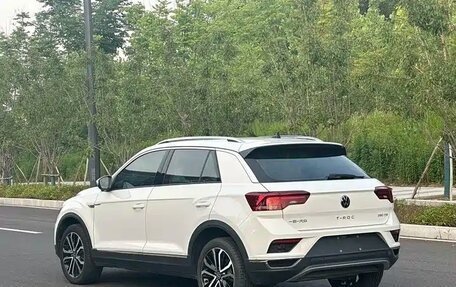 Volkswagen T-Roc I, 2022 год, 1 930 000 рублей, 6 фотография