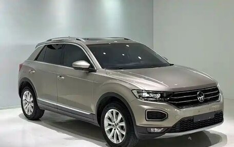 Volkswagen T-Roc I, 2022 год, 1 896 000 рублей, 3 фотография