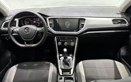 Volkswagen T-Roc I, 2022 год, 1 896 000 рублей, 10 фотография