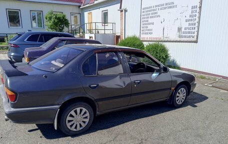 Nissan Primera II рестайлинг, 1993 год, 130 000 рублей, 3 фотография