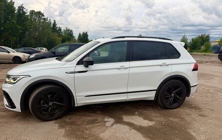 Volkswagen Tiguan II, 2021 год, 2 900 000 рублей, 2 фотография