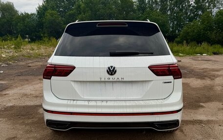 Volkswagen Tiguan II, 2021 год, 2 900 000 рублей, 3 фотография