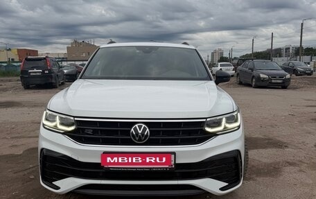 Volkswagen Tiguan II, 2021 год, 2 900 000 рублей, 9 фотография