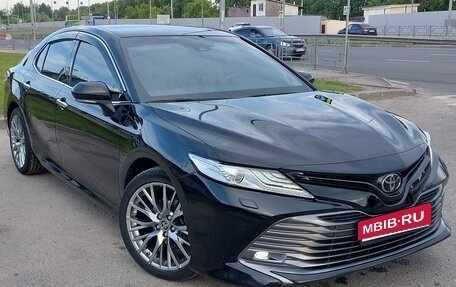 Toyota Camry, 2020 год, 3 290 000 рублей, 1 фотография