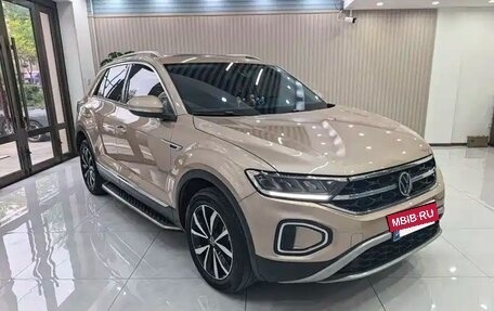 Volkswagen T-Roc I, 2023 год, 2 087 000 рублей, 3 фотография