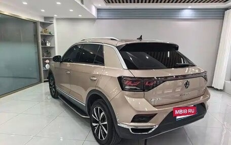Volkswagen T-Roc I, 2023 год, 2 087 000 рублей, 4 фотография