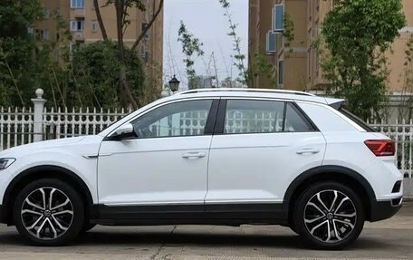 Volkswagen T-Roc I, 2021 год, 2 418 000 рублей, 4 фотография