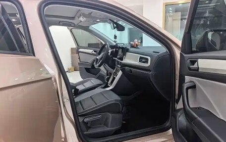 Volkswagen T-Roc I, 2023 год, 2 087 000 рублей, 9 фотография