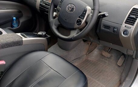 Toyota Prius, 2006 год, 749 000 рублей, 3 фотография