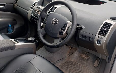 Toyota Prius, 2006 год, 749 000 рублей, 2 фотография