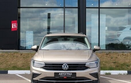 Volkswagen Tiguan II, 2021 год, 3 450 000 рублей, 2 фотография