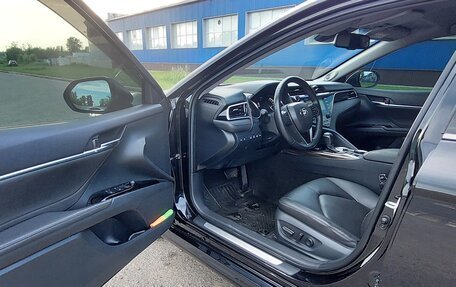 Toyota Camry, 2020 год, 3 290 000 рублей, 5 фотография