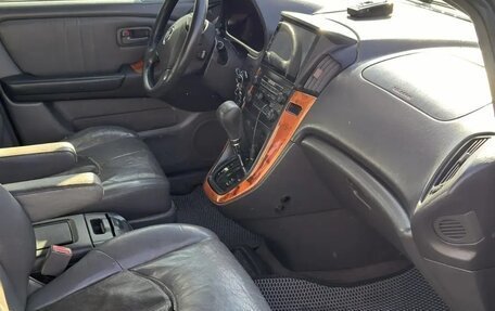 Lexus RX IV рестайлинг, 2000 год, 800 000 рублей, 1 фотография