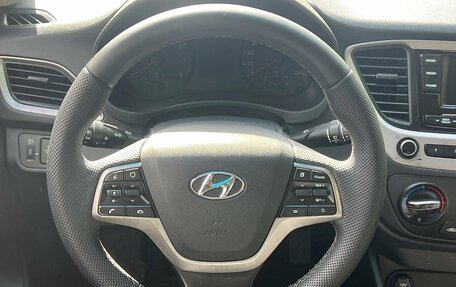 Hyundai Solaris II рестайлинг, 2018 год, 660 000 рублей, 10 фотография