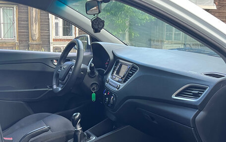 Hyundai Solaris II рестайлинг, 2018 год, 660 000 рублей, 9 фотография