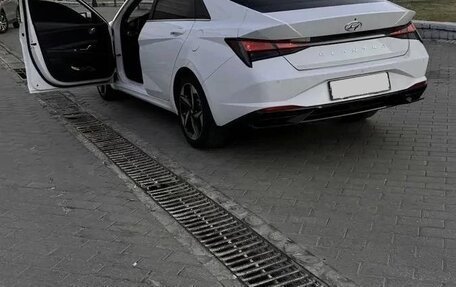 Hyundai Elantra, 2022 год, 1 490 000 рублей, 6 фотография