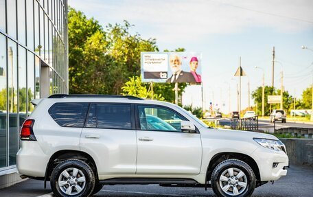 Toyota Land Cruiser Prado 150 рестайлинг 2, 2019 год, 4 498 000 рублей, 8 фотография