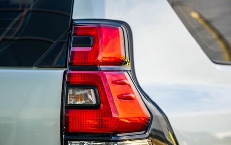 Toyota Land Cruiser Prado 150 рестайлинг 2, 2019 год, 4 498 000 рублей, 12 фотография