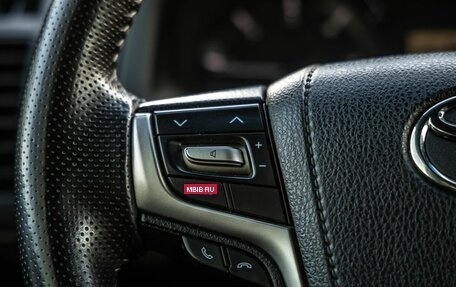 Toyota Land Cruiser Prado 150 рестайлинг 2, 2019 год, 4 498 000 рублей, 19 фотография