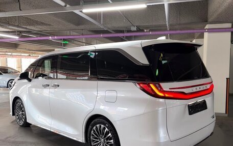 Lexus LM, 2026 год, 20 300 000 рублей, 2 фотография