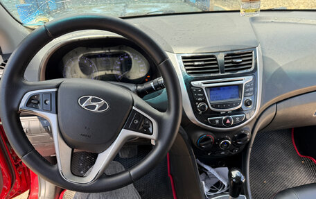 Hyundai Solaris II рестайлинг, 2013 год, 800 000 рублей, 6 фотография
