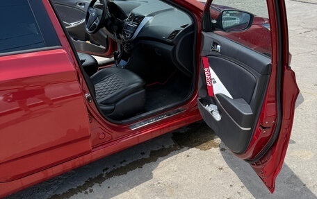 Hyundai Solaris II рестайлинг, 2013 год, 800 000 рублей, 7 фотография