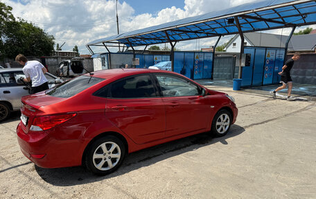 Hyundai Solaris II рестайлинг, 2013 год, 800 000 рублей, 19 фотография