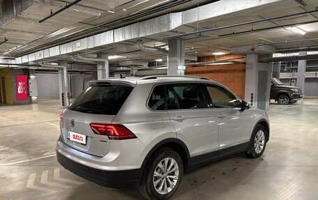 Volkswagen Tiguan II, 2018 год, 2 999 999 рублей, 6 фотография